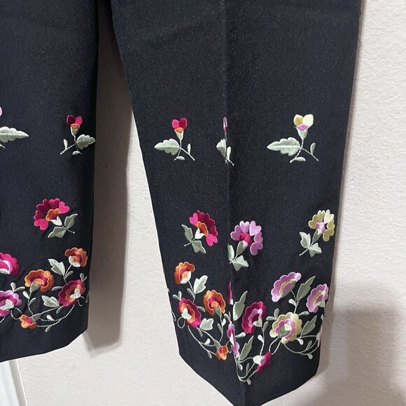New Larry Levine Cropped Pants Size 8P Black Embroidered Floral Ankle High Rise - Picture 2 of 7